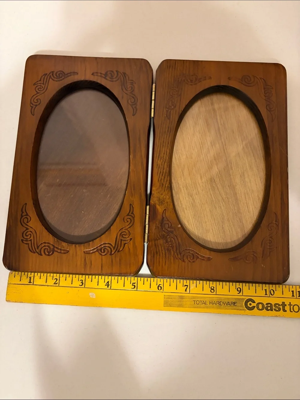 Vintage 80’s dark wood bi-fold Oval opening Frame corner scrollwork brass hinges